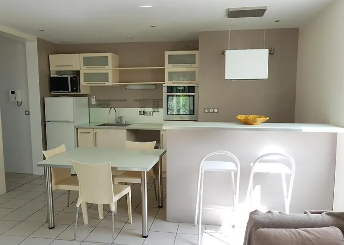 Апартаменты F2 En Rez De Jardin A Крест